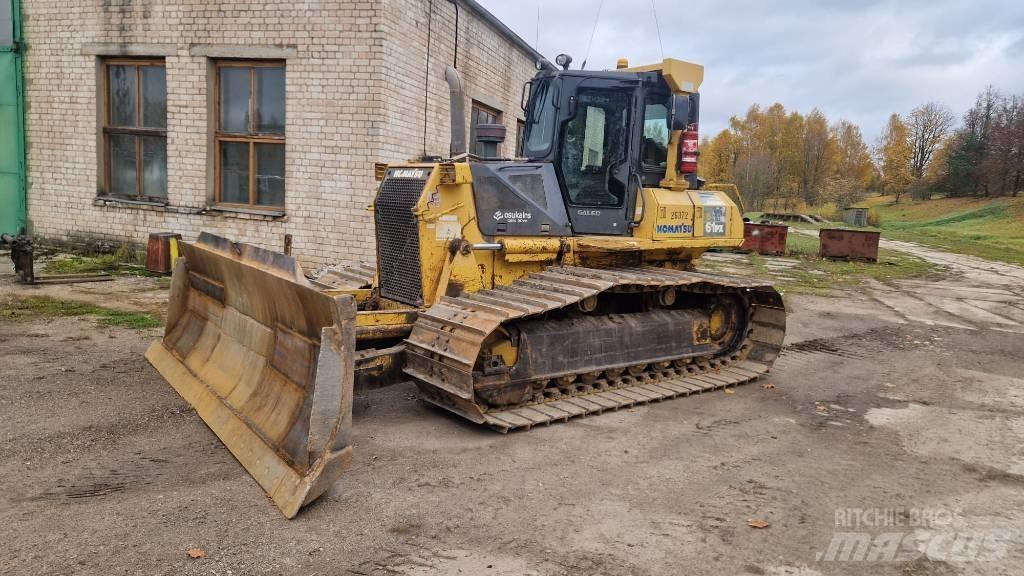 Komatsu D 61 PX-15 Buldožeri guseničari