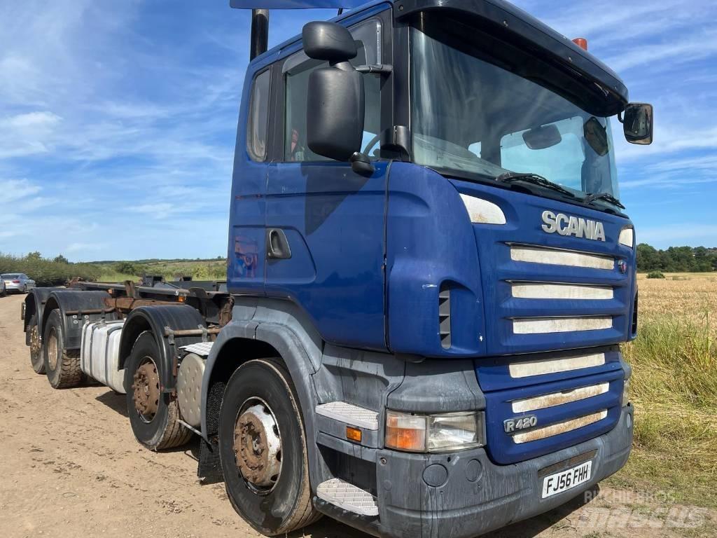 Scania R420 Rol kiper kamioni sa kukom za podizanje tereta