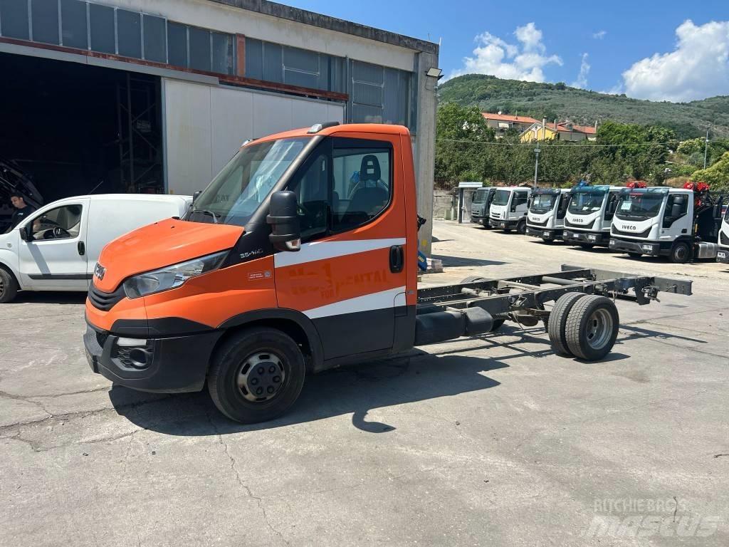 Iveco Daily 35-140 Autotransporteri