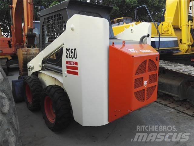 Bobcat S 250 Skid steer mini utovarivači