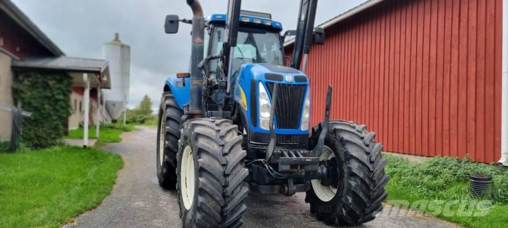 New Holland T 8040 Traktori