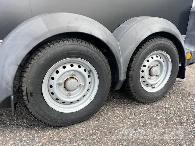 Ifor Williams HB403 Poluprikolice za prevoz stoke