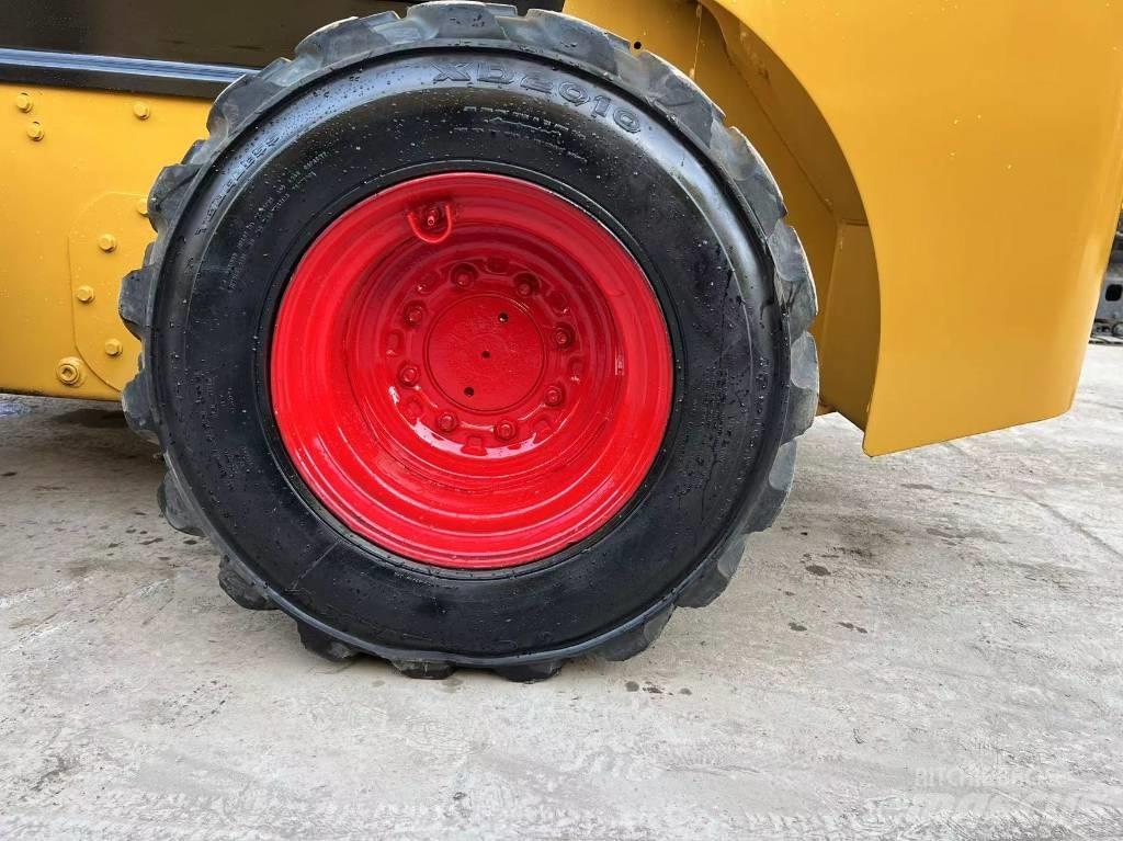 CAT 262 D SR Skid steer mini utovarivači