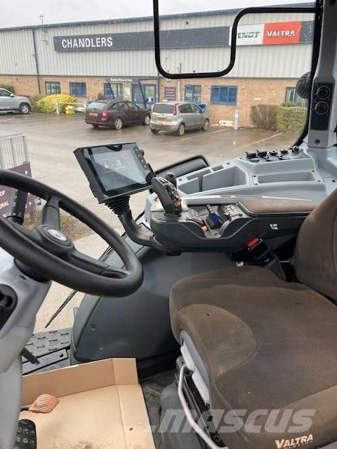 Valtra T 254 V Traktori