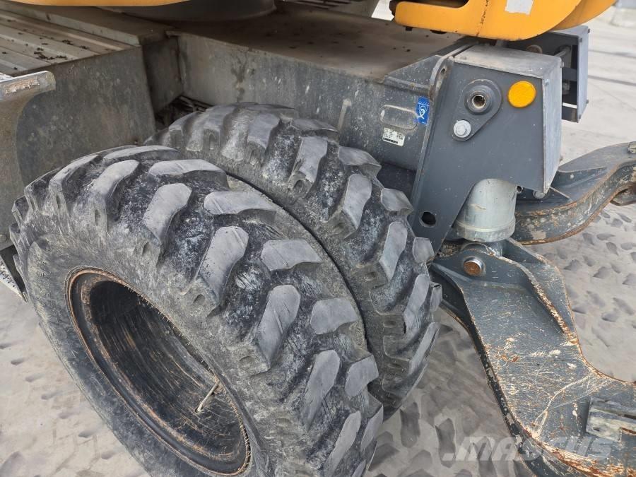 Liebherr 912 COMPACT Bageri točkaši