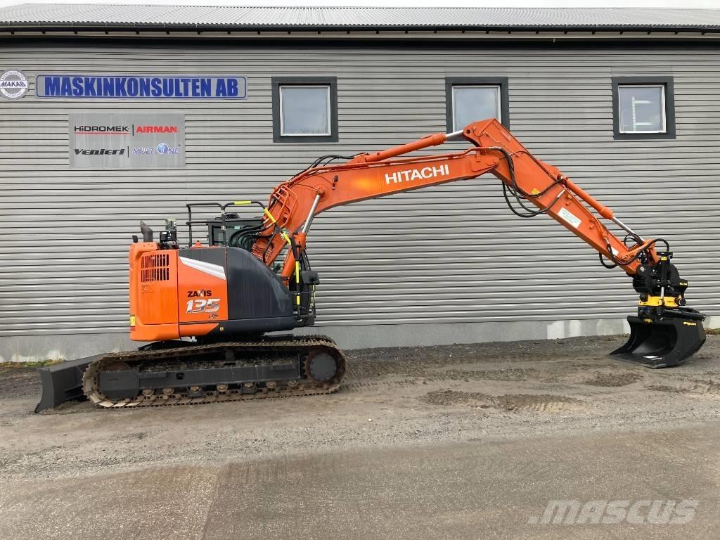 Hitachi ZX 135 US-7 Bageri guseničari
