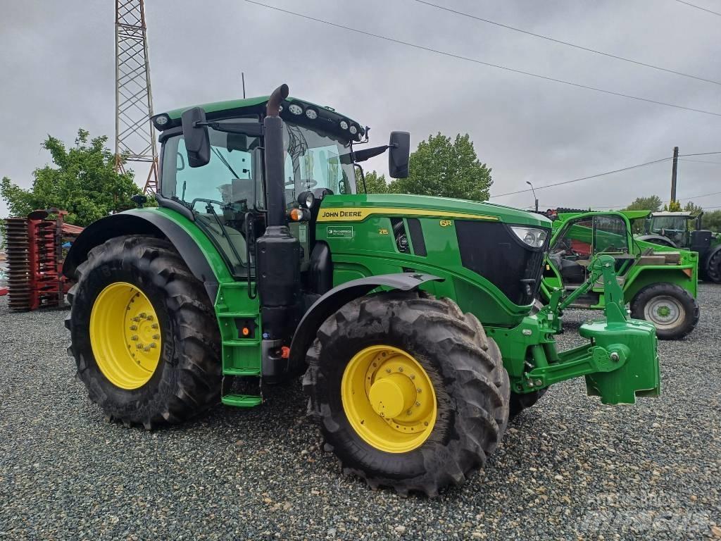 John Deere 6R 215 Traktori