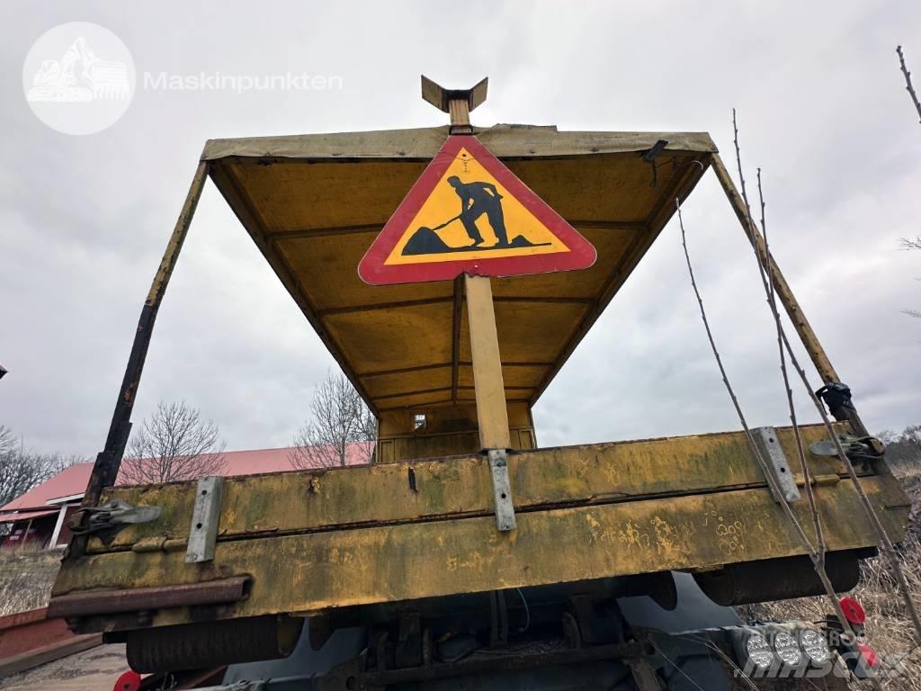 Mercedes-Benz 1117 L Rol kiper kamioni sa kukom za podizanje tereta