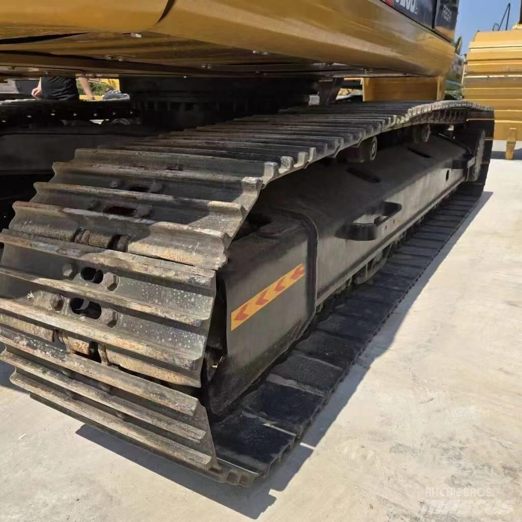 CAT 323 D Bageri guseničari