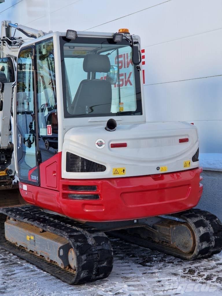 Takeuchi TB 250 Mini bageri < 7t