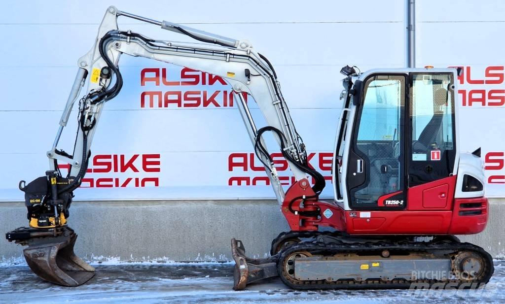 Takeuchi TB 250 Mini bageri < 7t