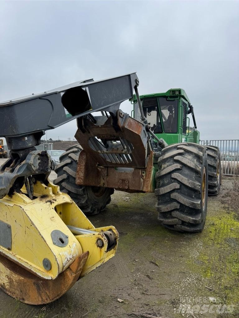 John Deere 748 Skideri
