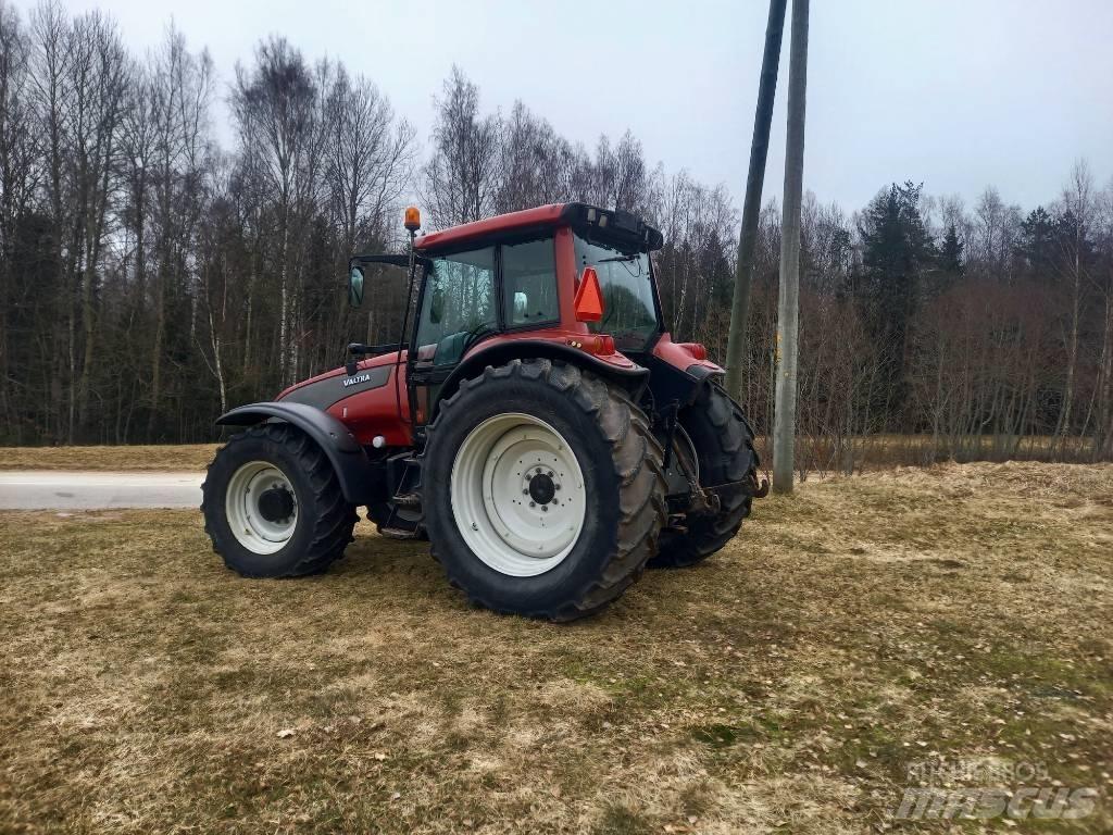 Valtra T 190 Traktori