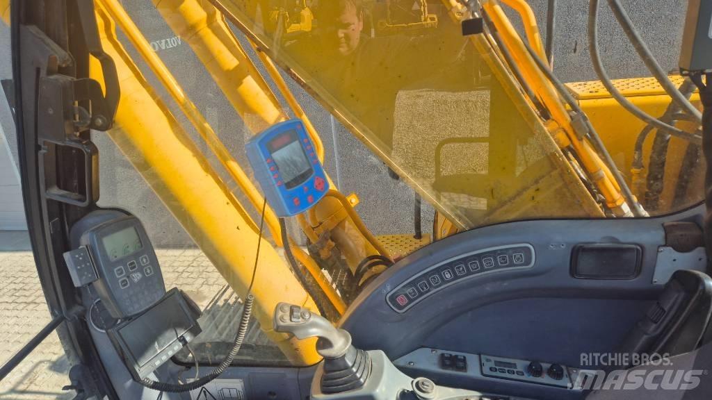 JCB JS 220 LC Bageri guseničari
