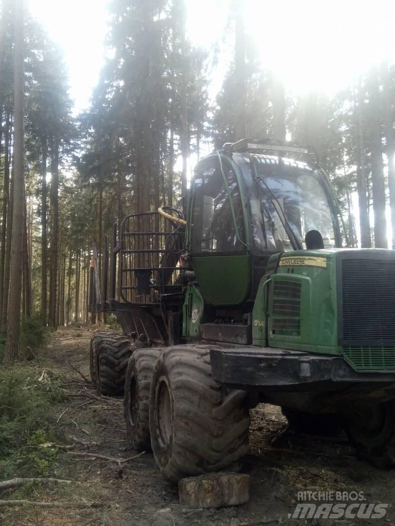 John Deere 1010 E Forvarderi