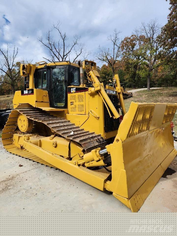 CAT D 6 R Buldožeri guseničari
