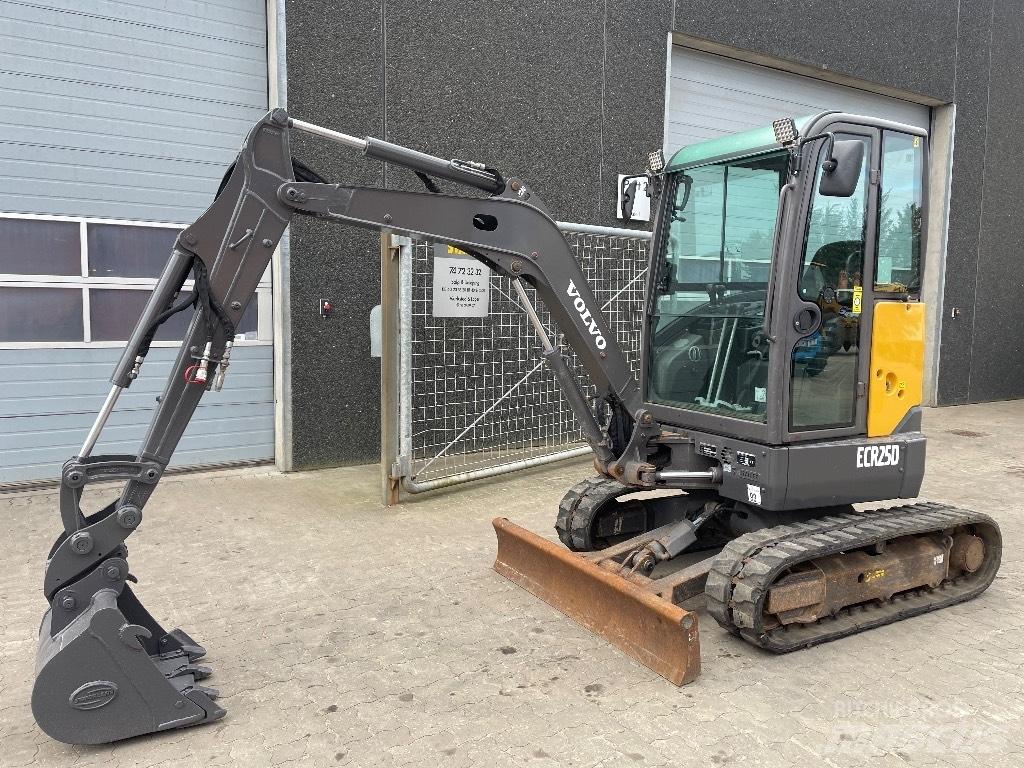 Volvo ECR25D Mini bageri < 7t