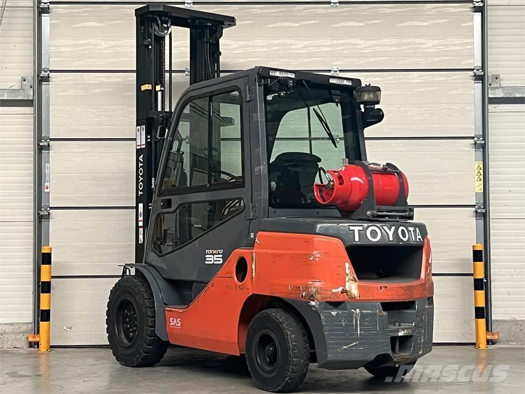 Toyota 8FGJF35 Plinski viljuškari