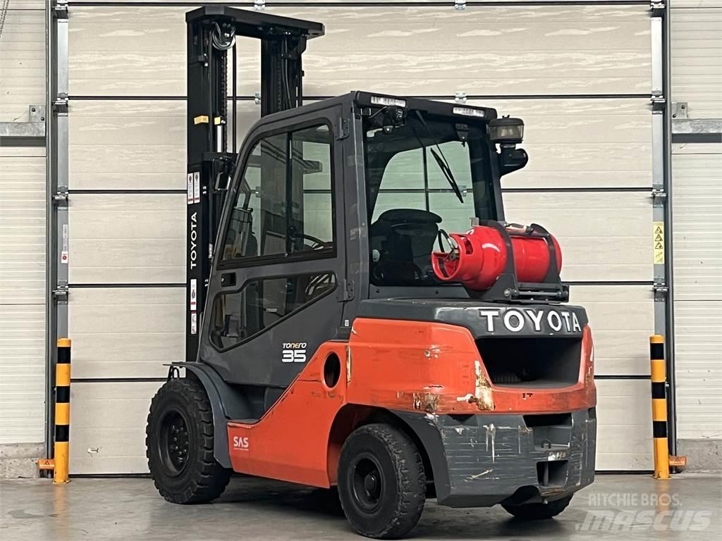 Toyota 8FGJF35 Plinski viljuškari