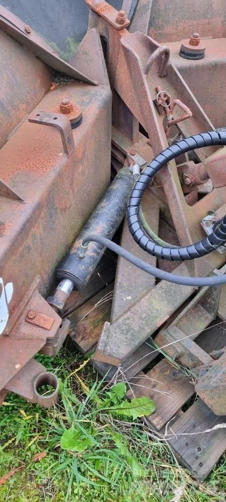 Holms 2,4 Snežne daske i plugovi