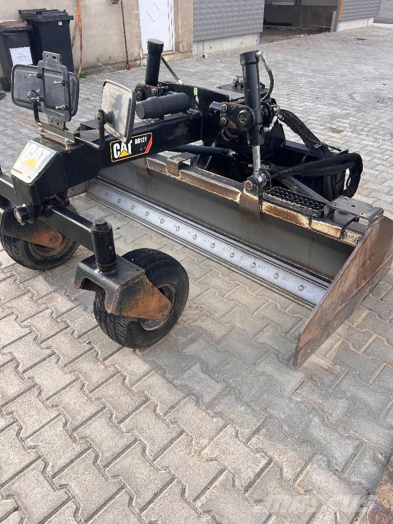 CAT BB121 Planeri