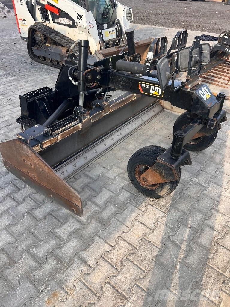 CAT BB121 Planeri