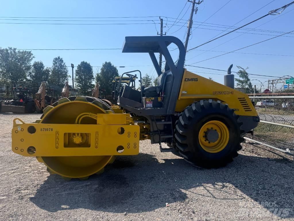 Bomag BW 211 P D-3 Valjci sa jednim bubnjem