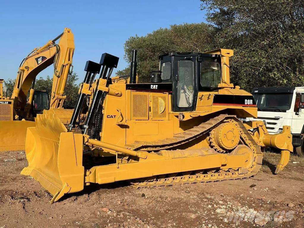 CAT D8R Buldožeri guseničari
