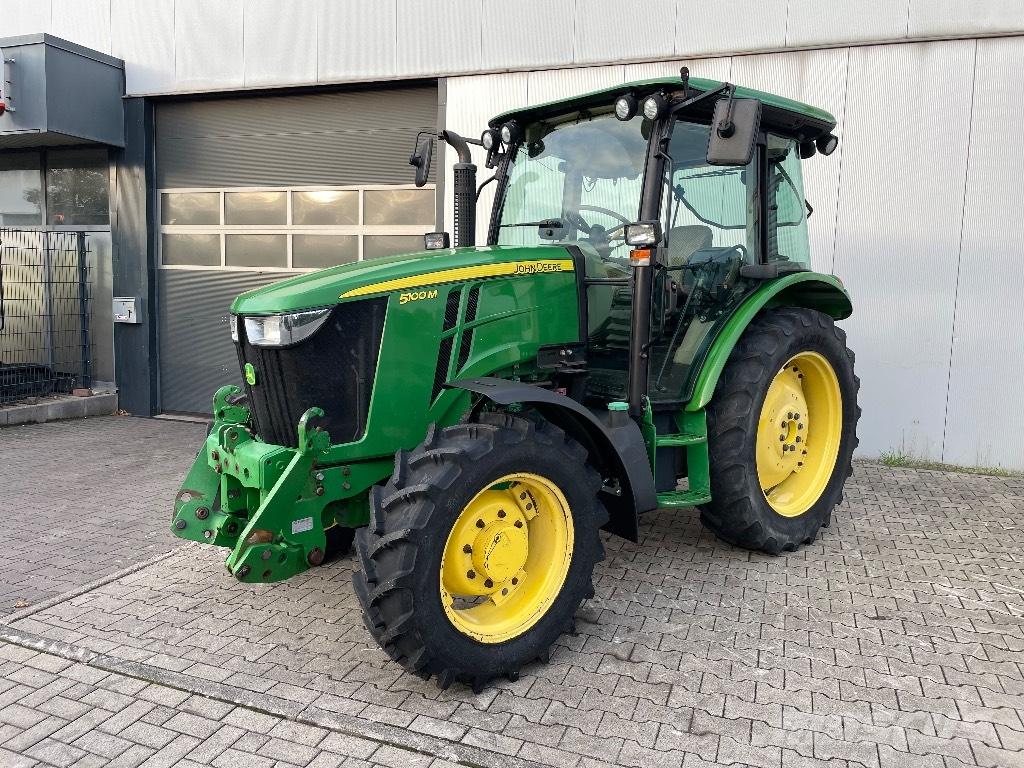 John Deere 5100 M Traktori