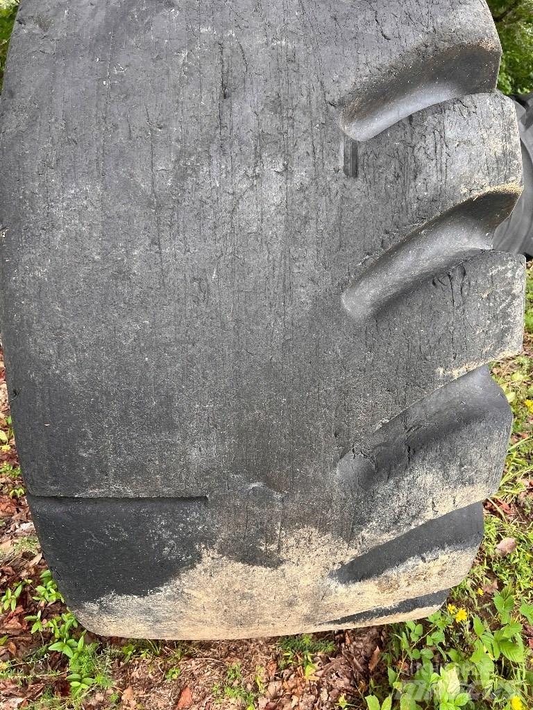  65/35X33 Firestone Gume, točkovi i felne