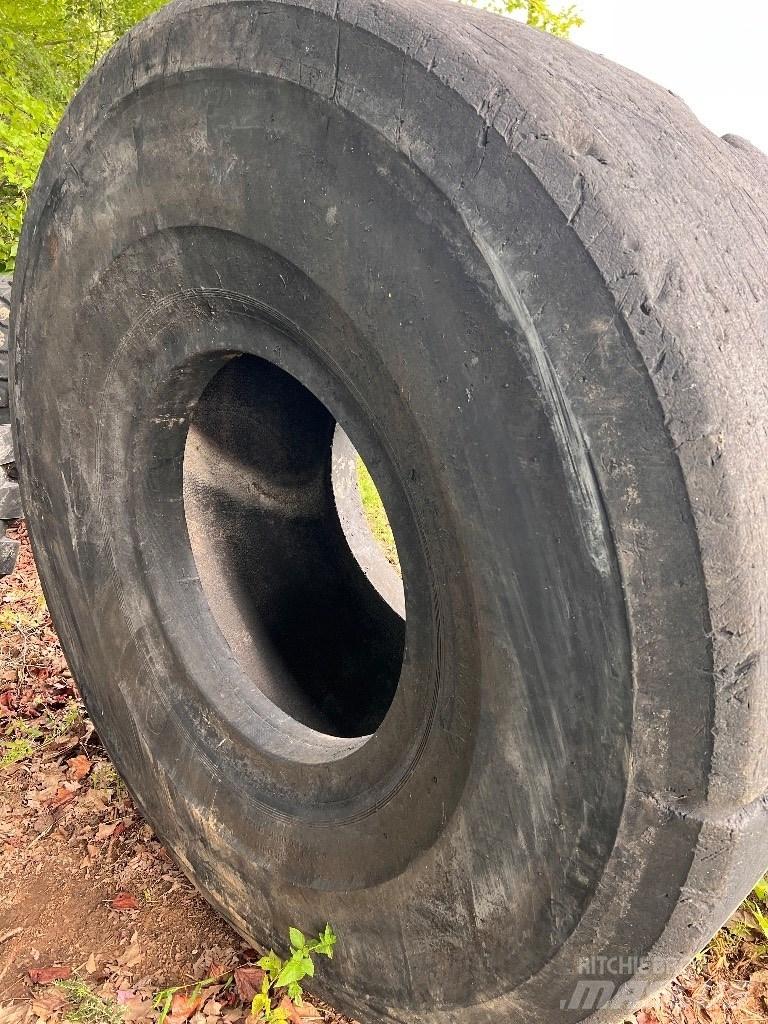  65/35X33 Firestone Gume, točkovi i felne
