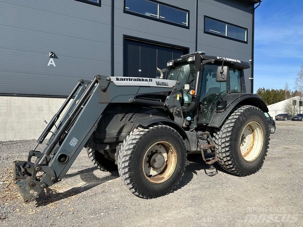 Valtra T 173 Traktori