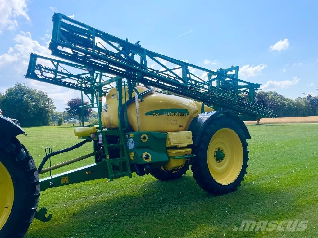 John Deere 732 Vučene prskalice