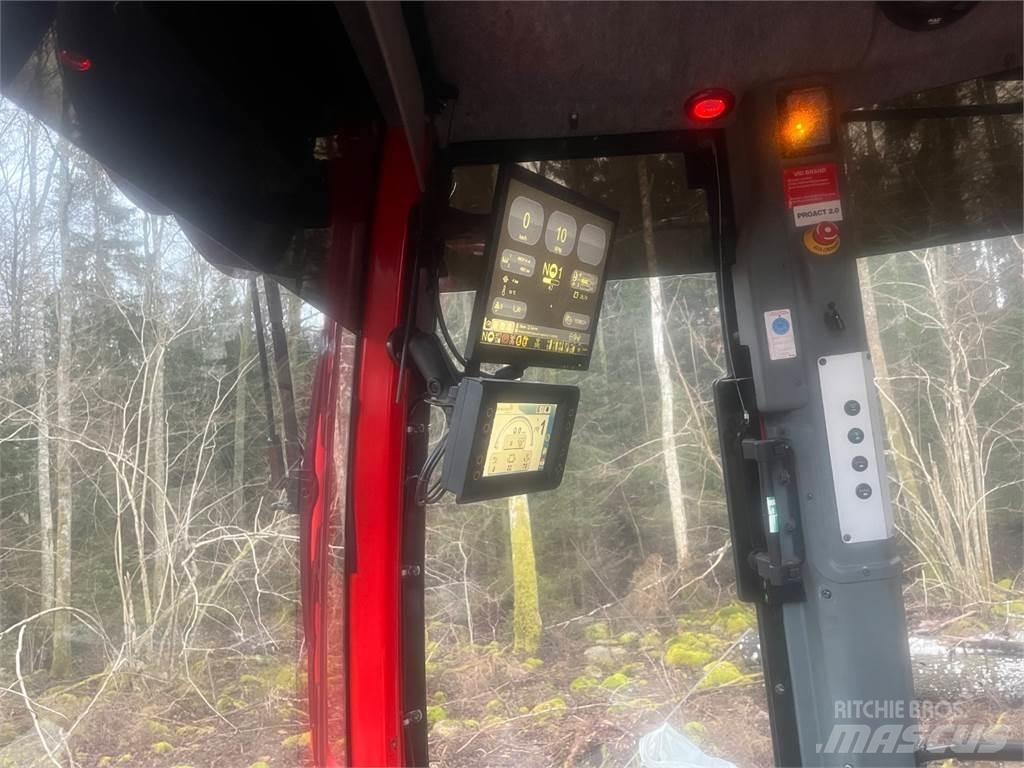 Komatsu 895 Forvarderi