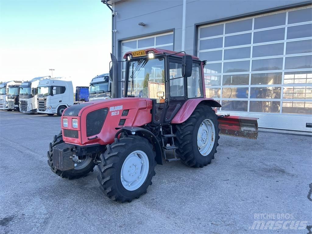 Belarus 952.5 Traktori