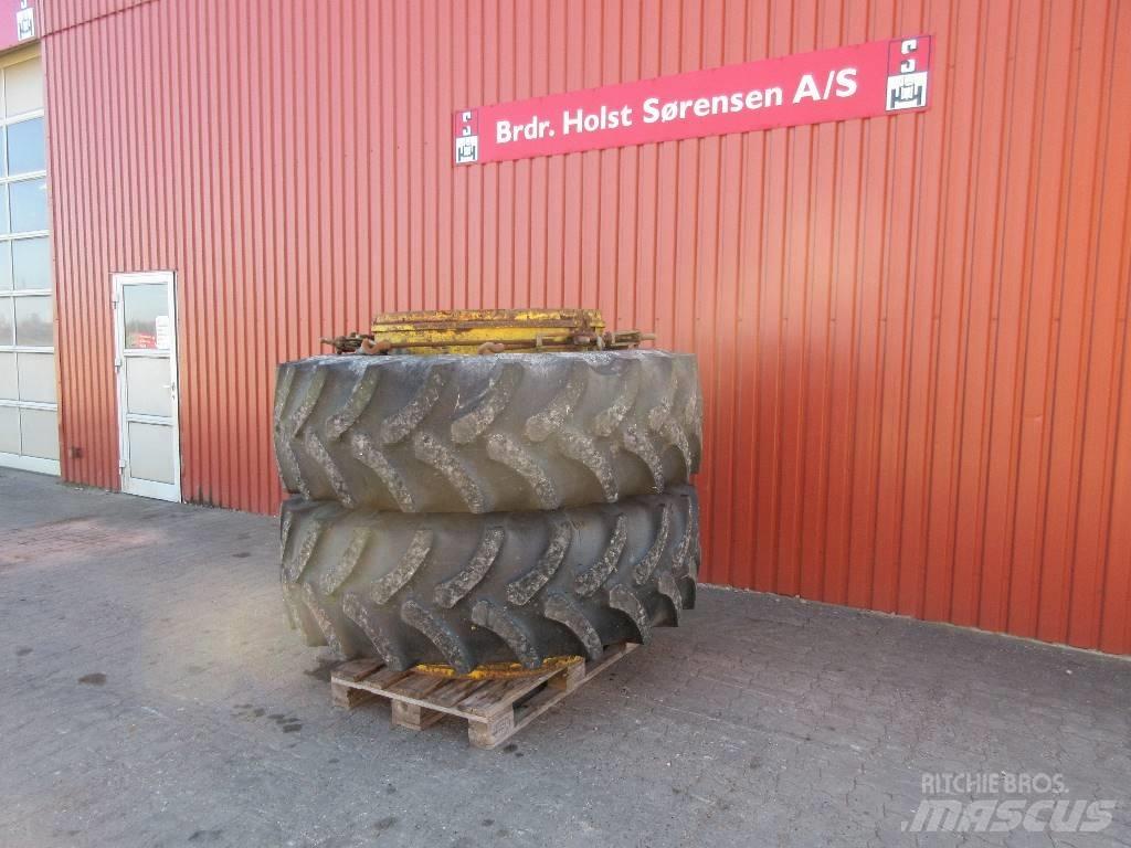 Firestone 20.8-38 Gume, točkovi i felne
