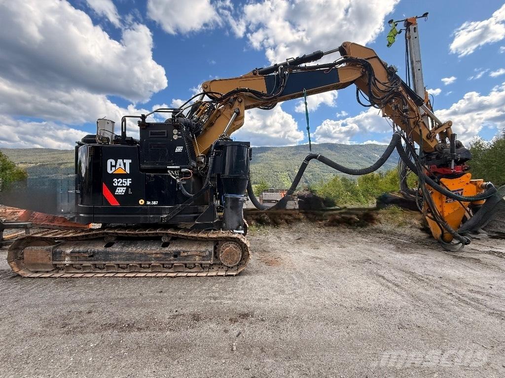 CAT 325 FL CR Polovni specijalni bageri