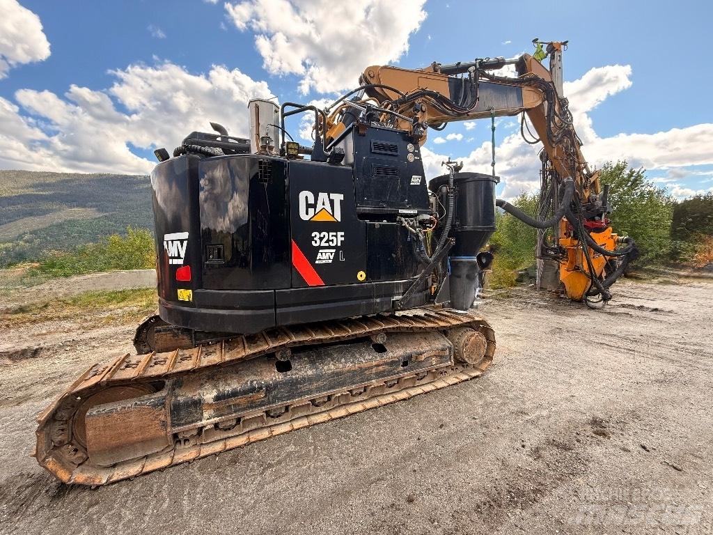CAT 325 FL CR Polovni specijalni bageri