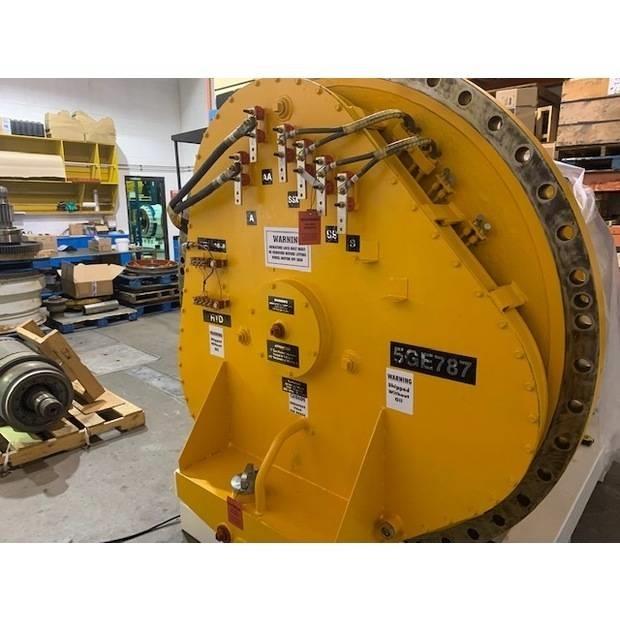 Komatsu 830 E Zglobni damperi
