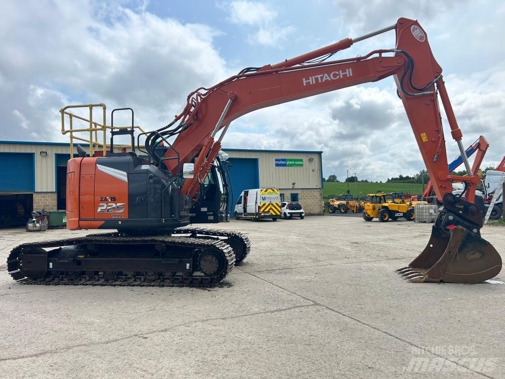 Hitachi ZX225 USLC-7 Bageri guseničari
