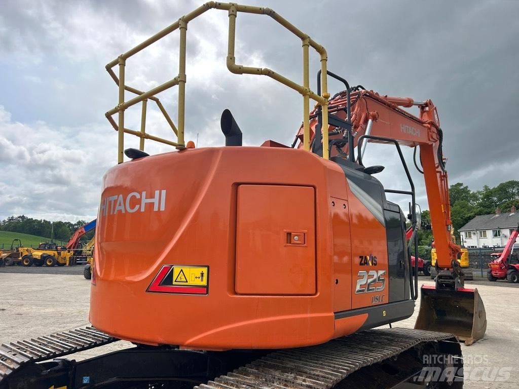 Hitachi ZX225 USLC-7 Bageri guseničari