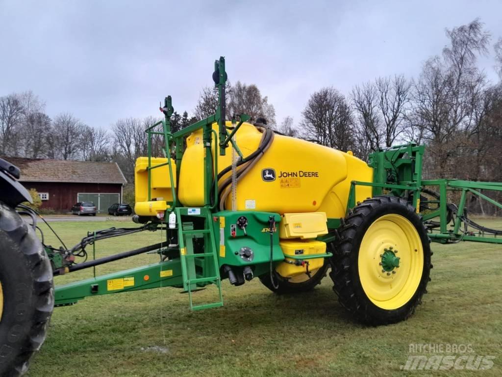 John Deere M 740 i Vučene prskalice