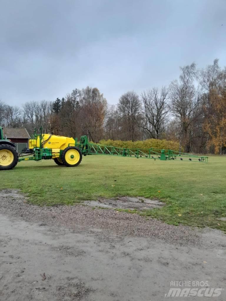 John Deere M 740 i Vučene prskalice