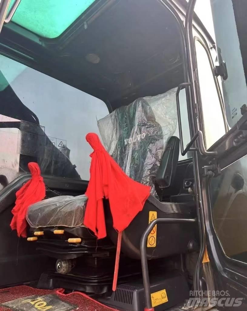 Volvo EC 240 Bageri guseničari