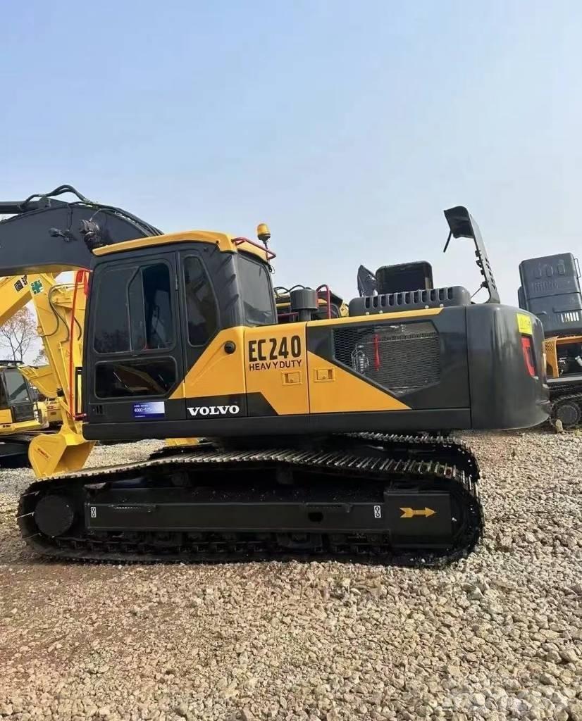Volvo EC 240 Bageri guseničari