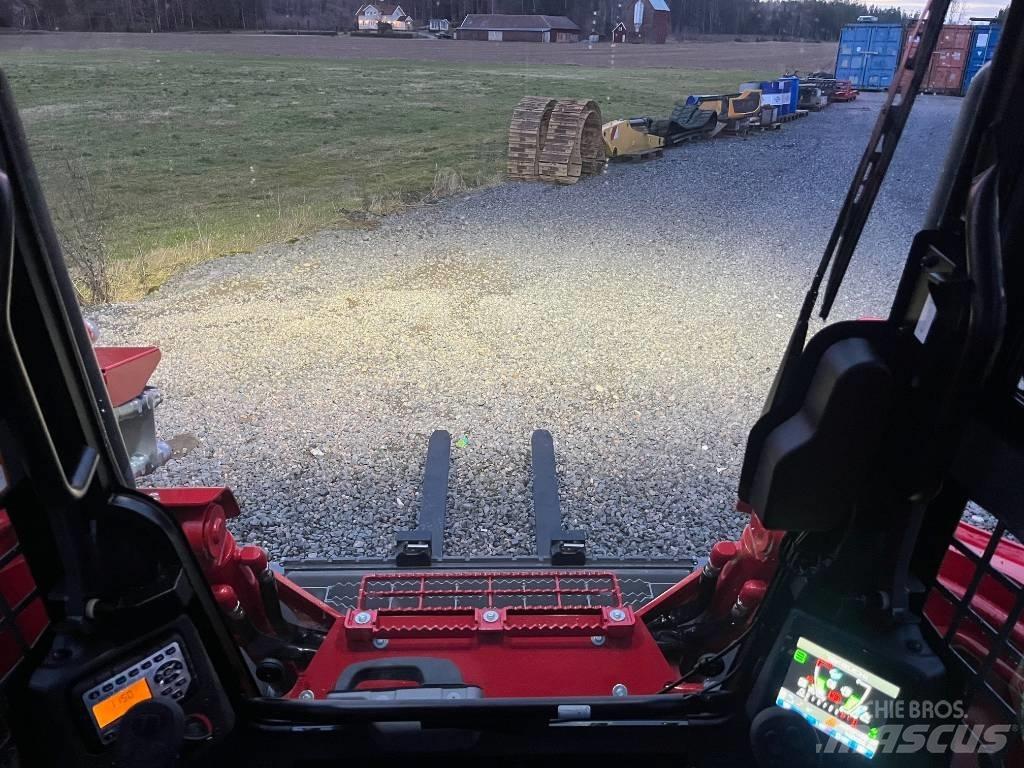 Takeuchi TL12-V2 Skid steer mini utovarivači