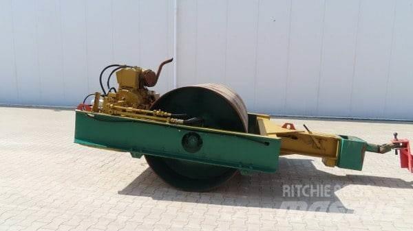 Vibromax W 501 Vučni vibracioni valjci