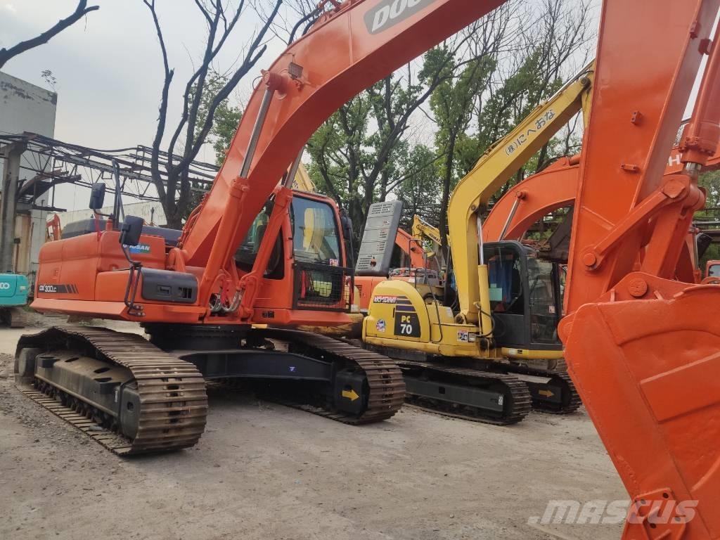 Doosan dx300 Bageri guseničari