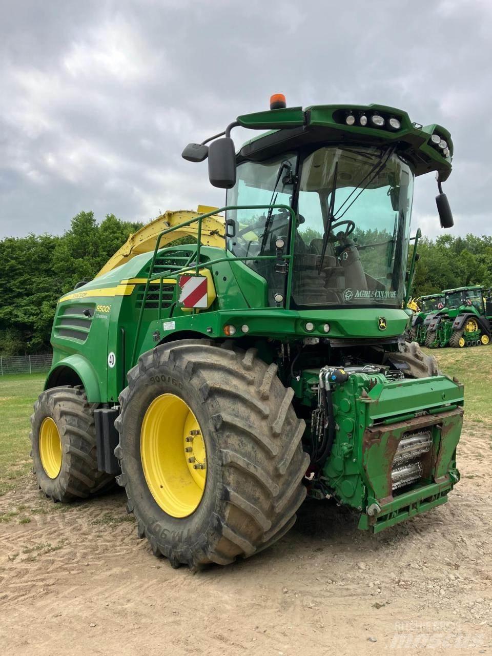 John Deere 8500 Mašine za stočnu hranu sa sopstvenim pogonom