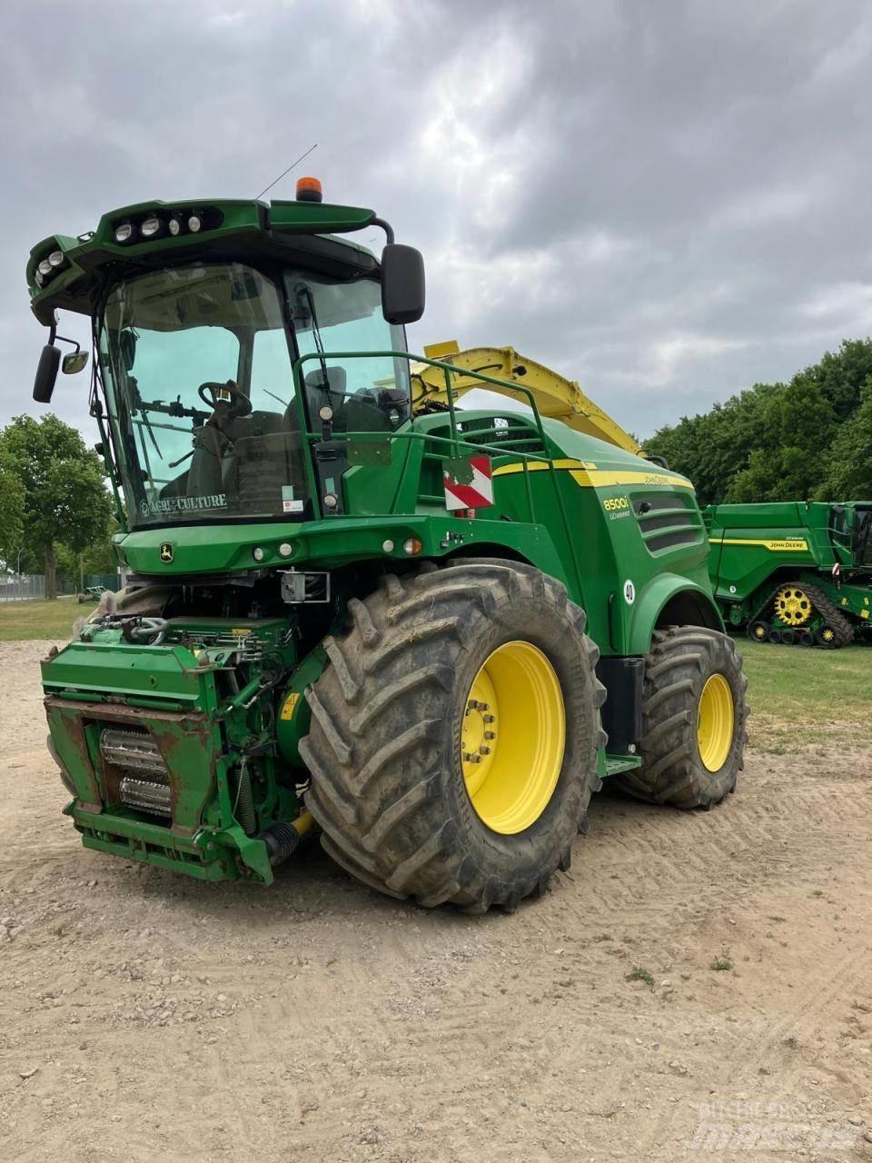 John Deere 8500 Mašine za stočnu hranu sa sopstvenim pogonom